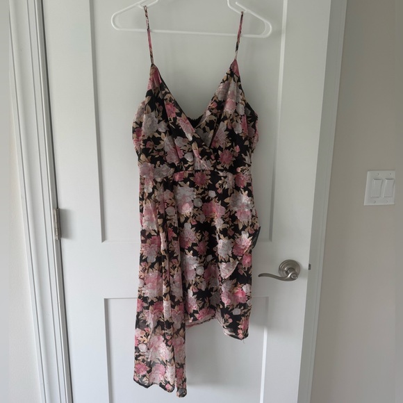 Black Floral Print Mini Dress - Size XL - Picture 2 of 8